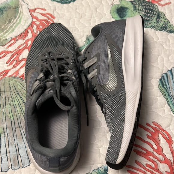 Nike Women’s Downshifter - Picture 4 of 4